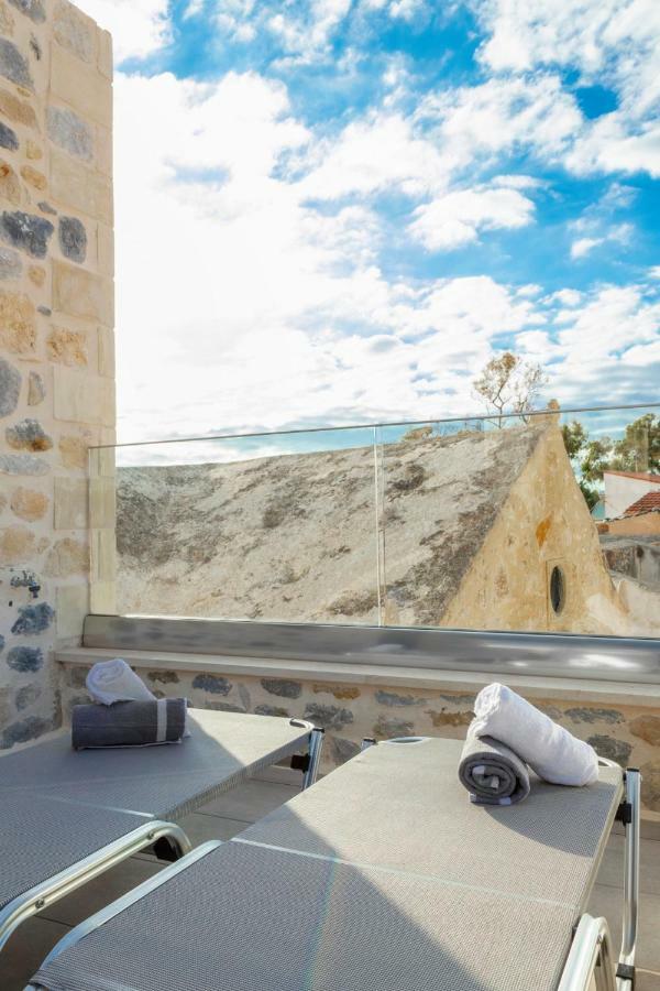 Marilena Natural Stone House, By Hellocrete Holiday home *