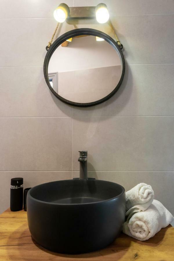 Marilena Natural Stone House, By Hellocrete Holiday home