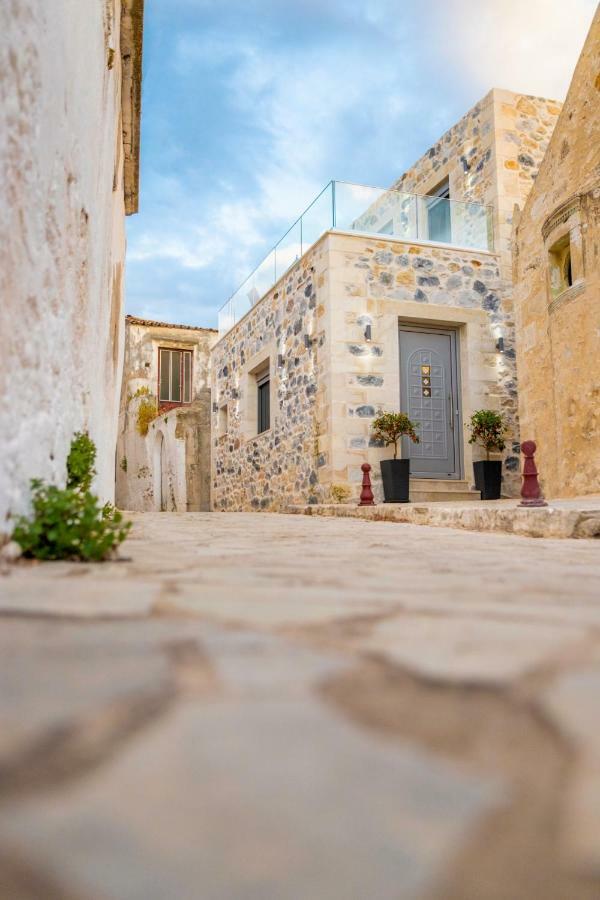 Marilena Natural Stone House, By Hellocrete Pigi (Crete)