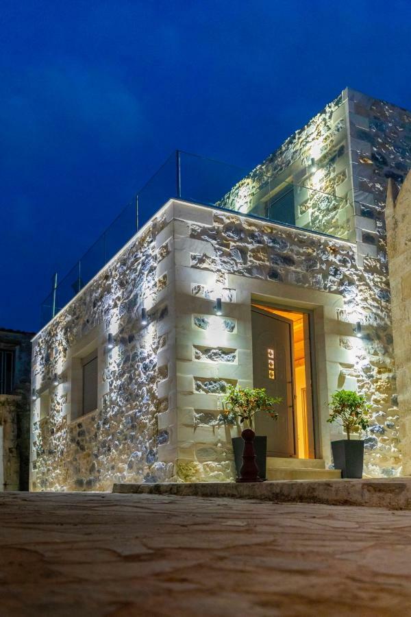 Marilena Natural Stone House, By Hellocrete *